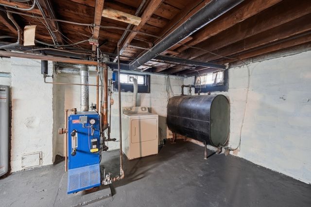 73 Santa Barbara St, Springfield, MA 01104