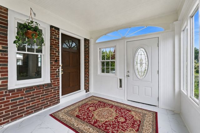 73 Santa Barbara St, Springfield, MA 01104