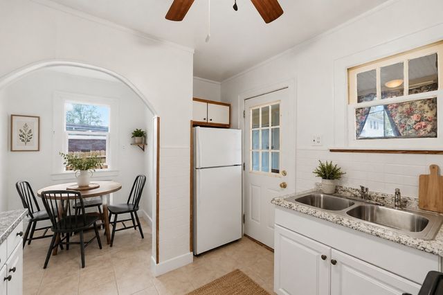 73 Santa Barbara St, Springfield, MA 01104
