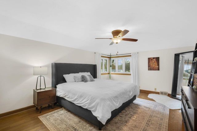 736 Cumberland ROAD, Waukesha, WI 53188
