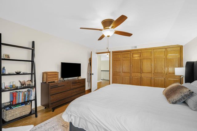 736 Cumberland ROAD, Waukesha, WI 53188