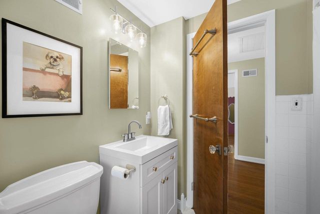 736 Cumberland ROAD, Waukesha, WI 53188