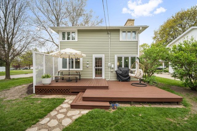 736 Cumberland ROAD, Waukesha, WI 53188