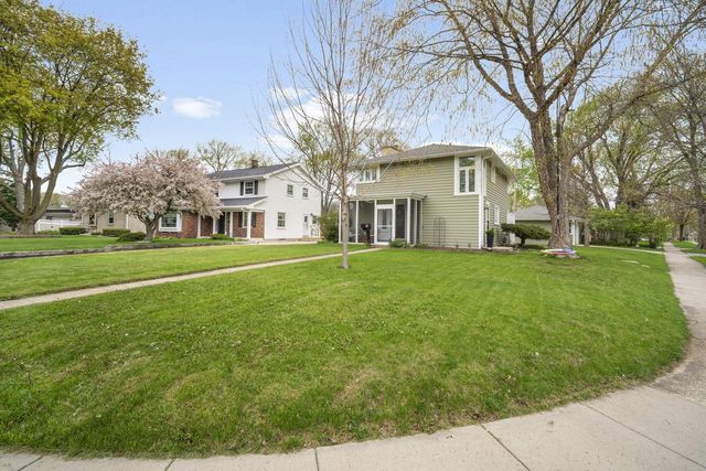 736 Cumberland ROAD, Waukesha, WI 53188