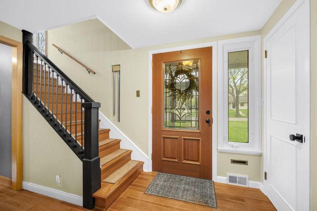 736 Cumberland ROAD, Waukesha, WI 53188