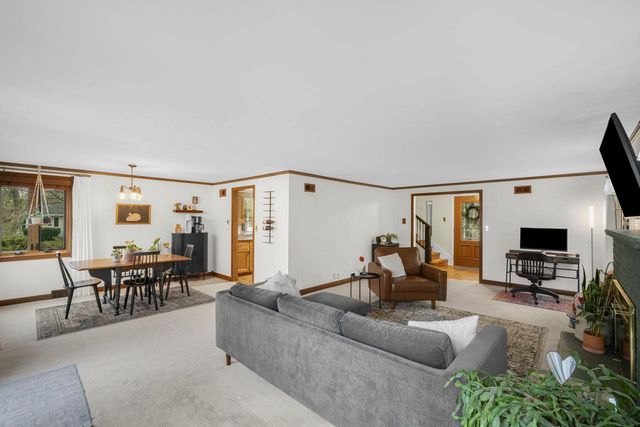 736 Cumberland ROAD, Waukesha, WI 53188