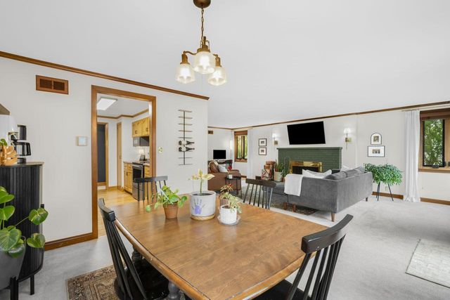 736 Cumberland ROAD, Waukesha, WI 53188