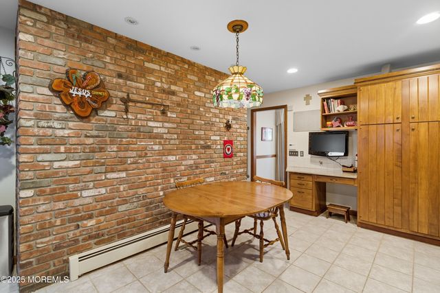 118 N Lakeshore Drive, Manahawkin, NJ 08050