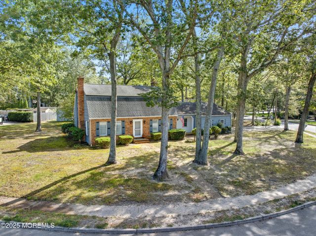 118 N Lakeshore Drive, Manahawkin, NJ 08050