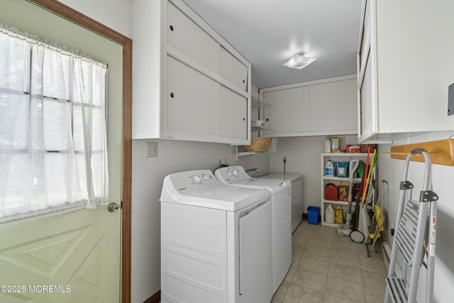 118 N Lakeshore Drive, Manahawkin, NJ 08050