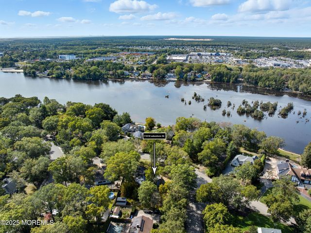 118 N Lakeshore Drive, Manahawkin, NJ 08050
