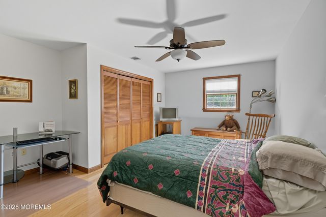 118 N Lakeshore Drive, Manahawkin, NJ 08050