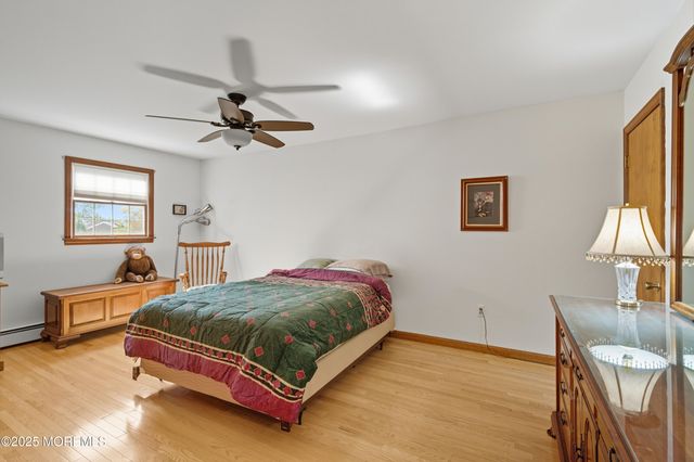 118 N Lakeshore Drive, Manahawkin, NJ 08050