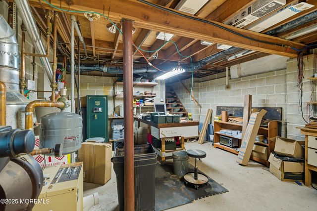 118 N Lakeshore Drive, Manahawkin, NJ 08050