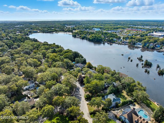 118 N Lakeshore Drive, Manahawkin, NJ 08050