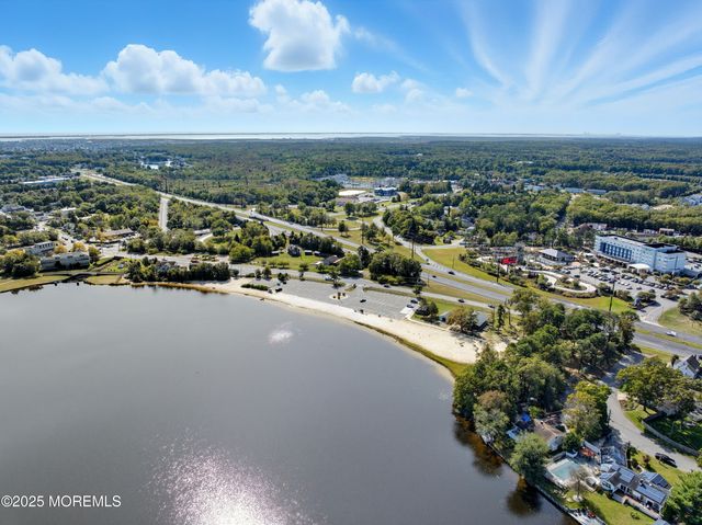 118 N Lakeshore Drive, Manahawkin, NJ 08050