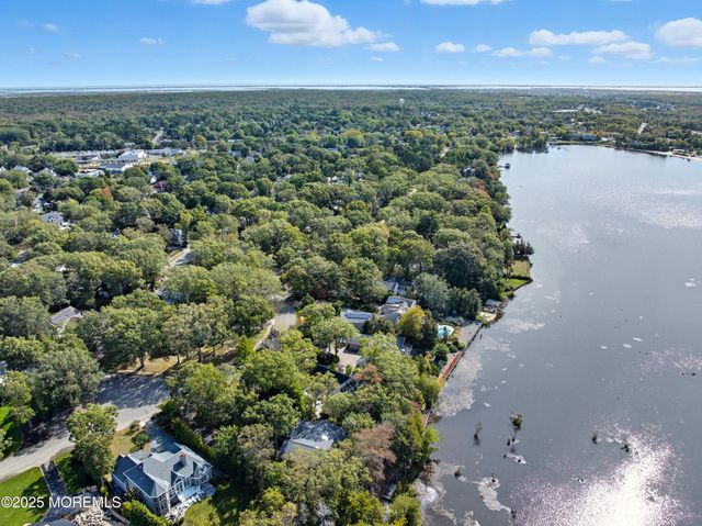 118 N Lakeshore Drive, Manahawkin, NJ 08050