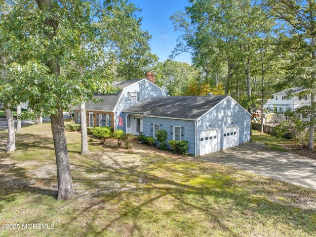 118 N Lakeshore Drive, Manahawkin, NJ 08050