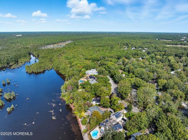 118 N Lakeshore Drive, Manahawkin, NJ 08050