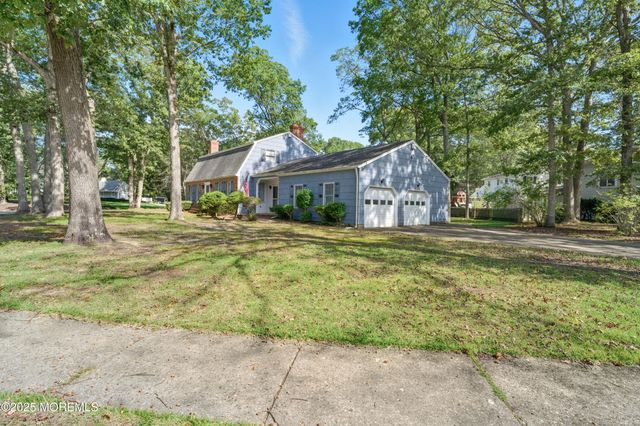 118 N Lakeshore Drive, Manahawkin, NJ 08050