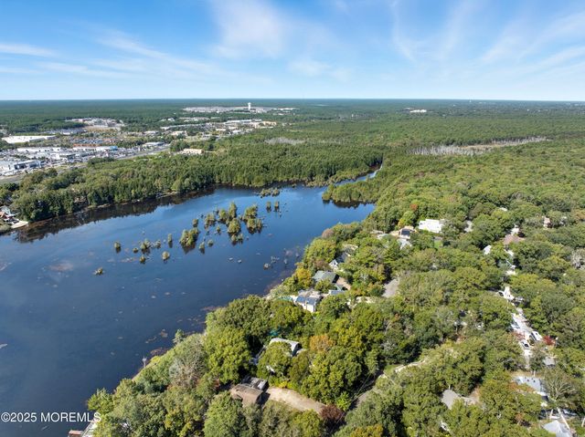 118 N Lakeshore Drive, Manahawkin, NJ 08050