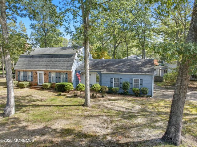 118 N Lakeshore Drive, Manahawkin, NJ 08050