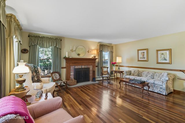 118 N Lakeshore Drive, Manahawkin, NJ 08050