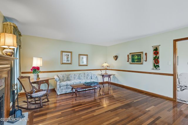 118 N Lakeshore Drive, Manahawkin, NJ 08050