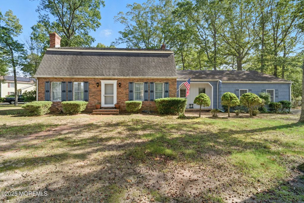 118 N Lakeshore Drive, Manahawkin, NJ 08050