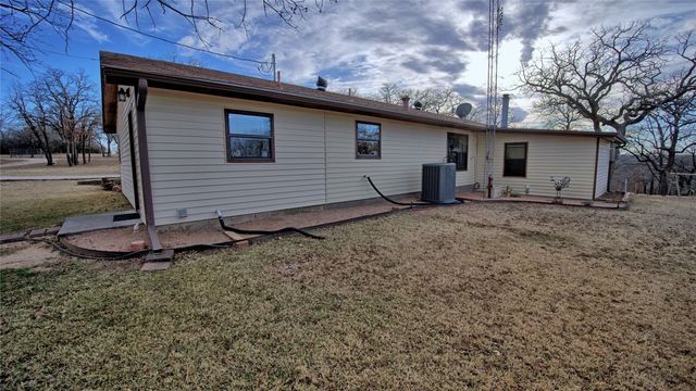 858 Ford Road, Bowie, TX 76230