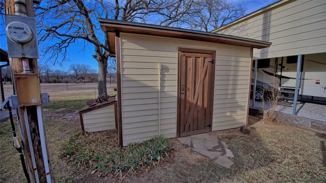 858 Ford Road, Bowie, TX 76230