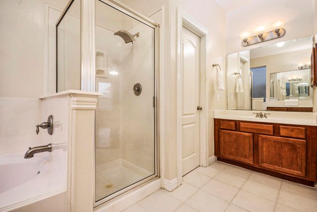4438 W Maple Drive, Friendswood, TX 77546