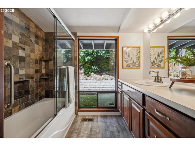 4533 Se REX Dr, Portland, OR 97206