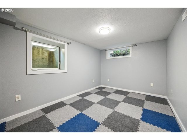 4533 Se REX Dr, Portland, OR 97206