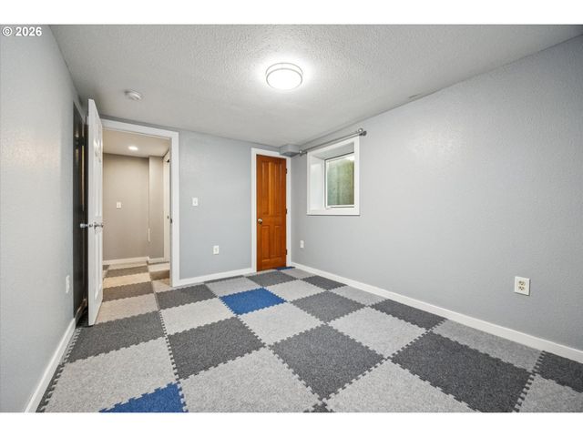 4533 Se REX Dr, Portland, OR 97206