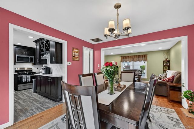 4 Strack Court, West Haverstraw, NY 10993