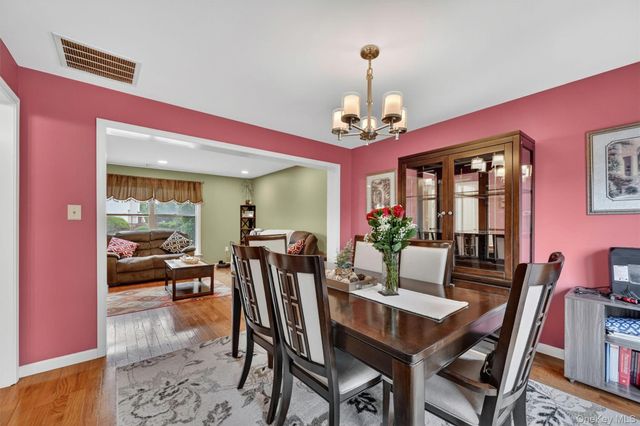 4 Strack Court, West Haverstraw, NY 10993