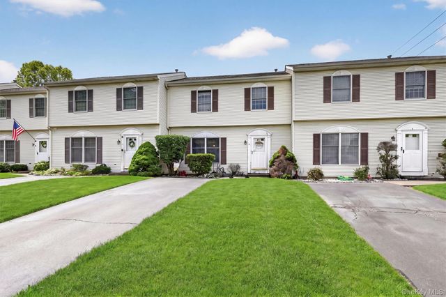 4 Strack Court, West Haverstraw, NY 10993