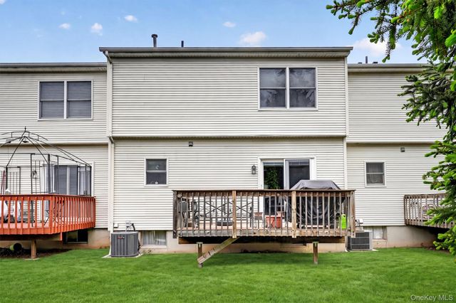 4 Strack Court, West Haverstraw, NY 10993