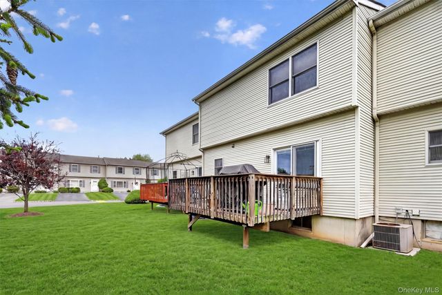 4 Strack Court, West Haverstraw, NY 10993