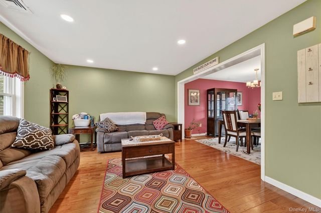 4 Strack Court, West Haverstraw, NY 10993