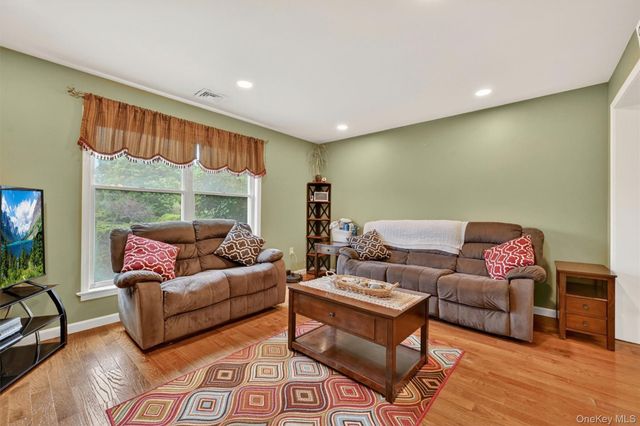4 Strack Court, West Haverstraw, NY 10993
