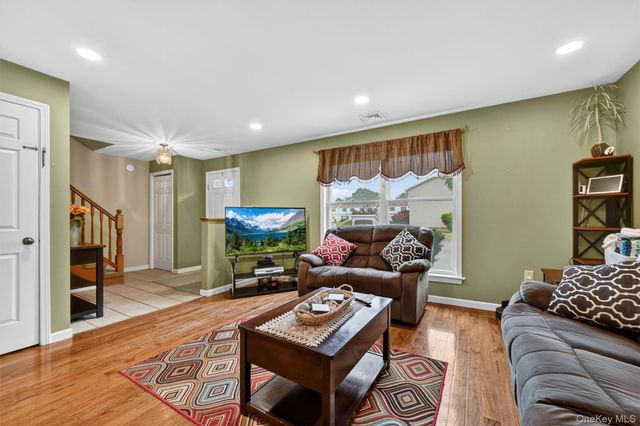 4 Strack Court, West Haverstraw, NY 10993