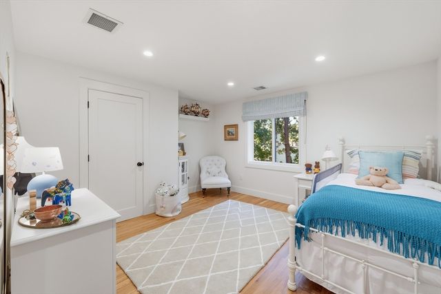 43 Prentiss Ln, Belmont, MA 02478