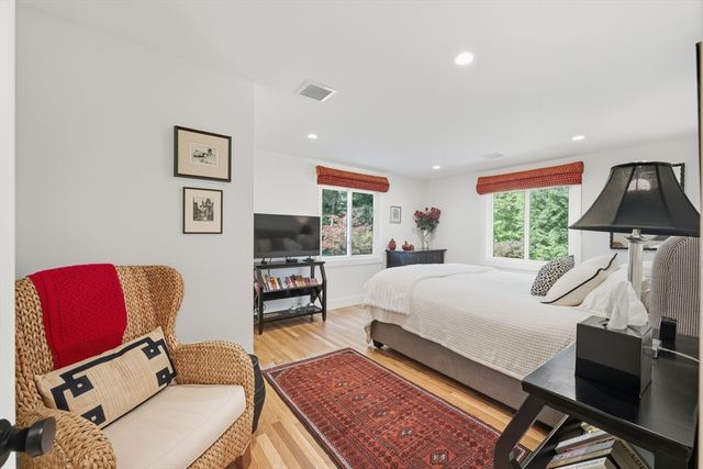 43 Prentiss Ln, Belmont, MA 02478
