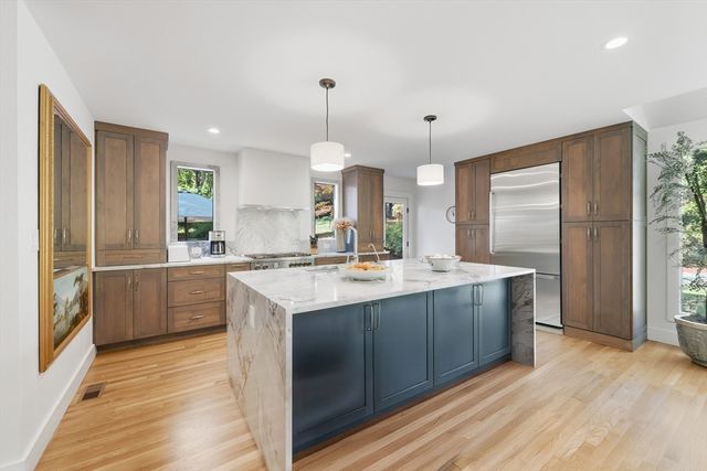 43 Prentiss Ln, Belmont, MA 02478