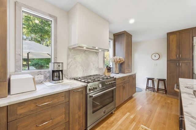 43 Prentiss Ln, Belmont, MA 02478