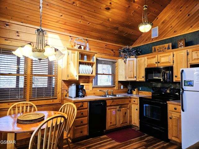 1580 Walt Price Road, Sevierville, TN 37876