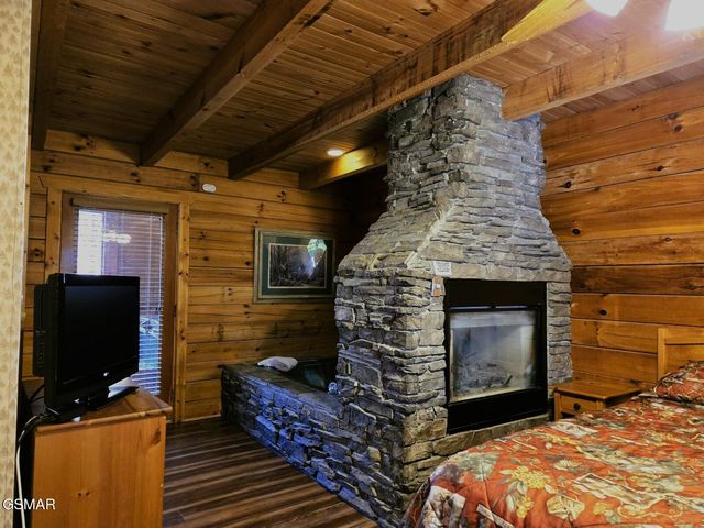 1580 Walt Price Road, Sevierville, TN 37876