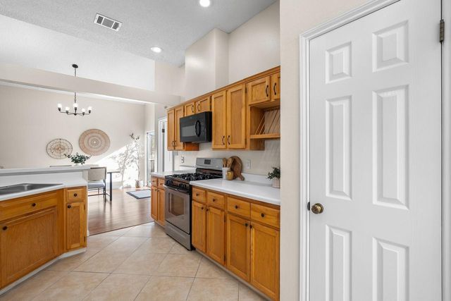 2211 Tanglevine DR, Austin, TX 78748